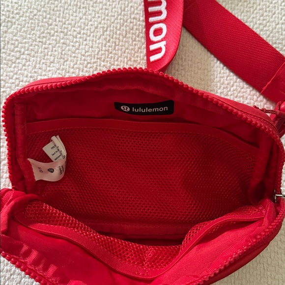 Lululemon Red educator Crossbody Bag. Employee only - Picture 2 of 2